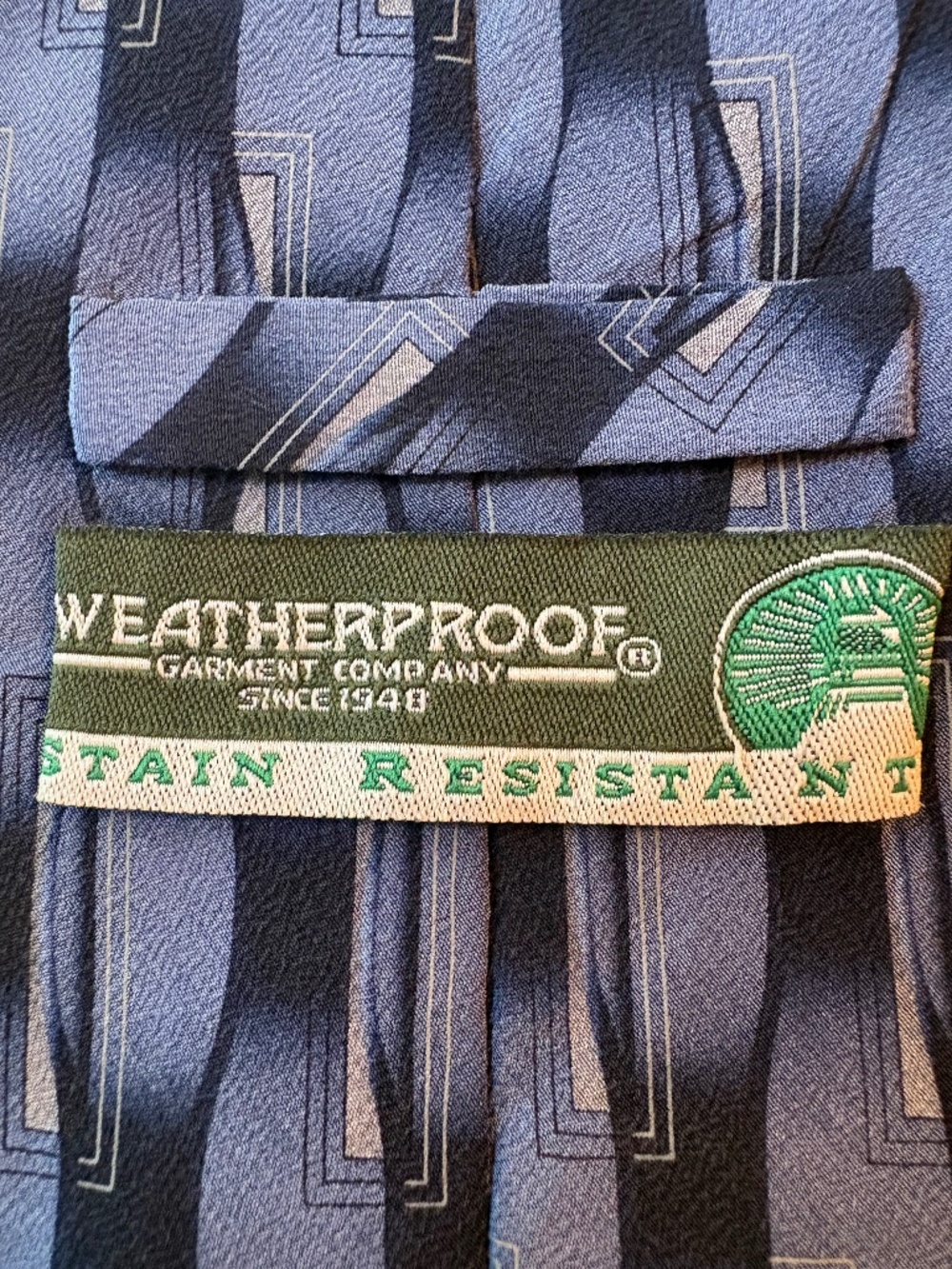 Vintage Weatherproof 100% Silk Tie